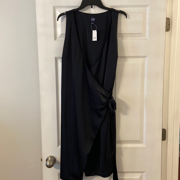 GAP Dresses & Skirts - GAP SATIN WRAP DRESS SIZE XL BRAND NEW COLOR BLACK LENGTH 40”BUST 42”